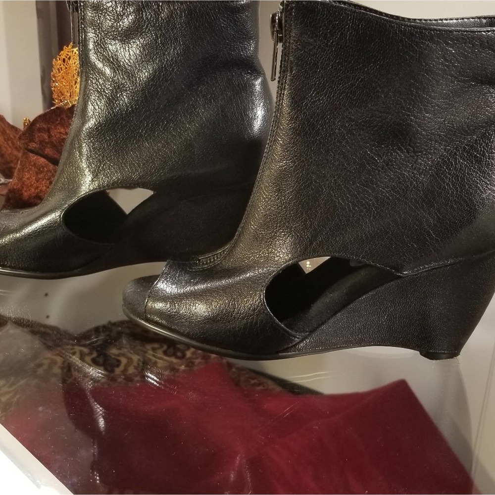 AEROSOLES wedge heel boots size 5.5 open toe